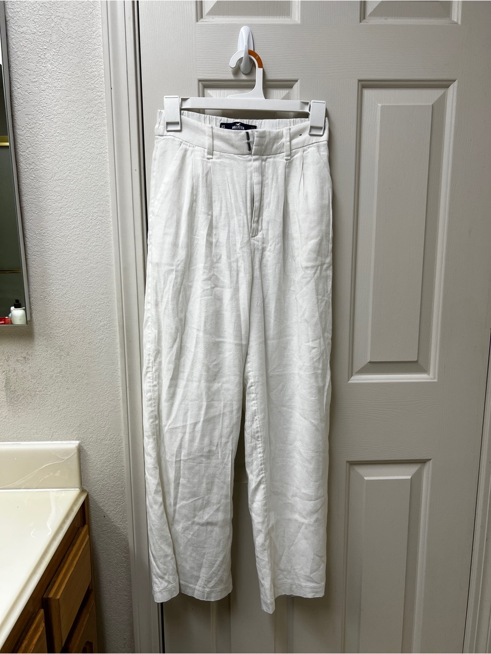 Hollister Ultra High Rise Wide Leg White Pleated Women’s Pants XS
